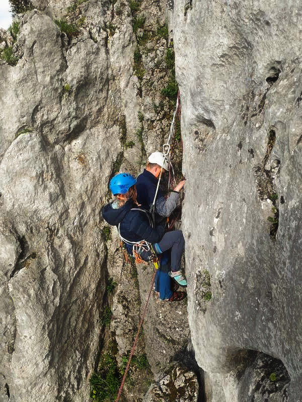 Kurs skałkowy PZA – nauka bezpiecznego wspinania w skałach